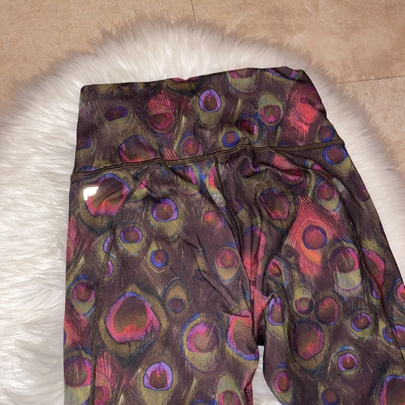 Fabletics Peacock Feather Print Legginsg - Picture 5 of 7